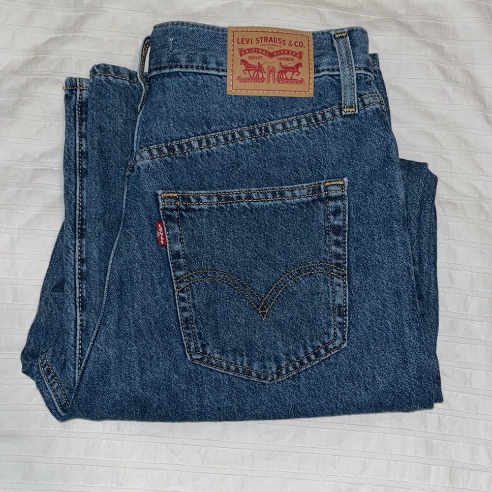 Levi’s High Waisted Straight Jean - Never Worn